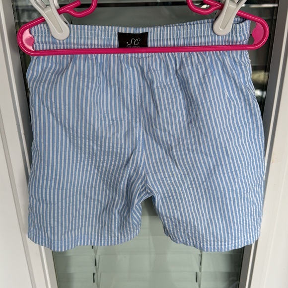 Seersucker boys swim trunks size 7. Mesh lining. Perfect condition! - Picture 2 of 2
